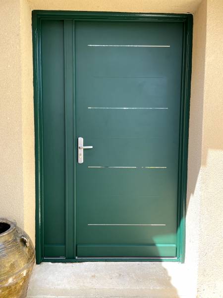 porte de maison à Sérignan